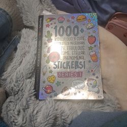 Fashion Angel Sticker Book - 1000+ Fun Stickers!