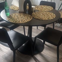 Dining Table With 4 Chairs 