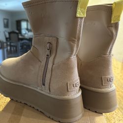 UGG Classic Dipper Boot (discontinued)