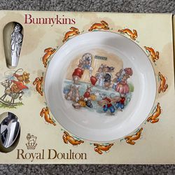 ROYAL DOULTON Bunnykins nursery set