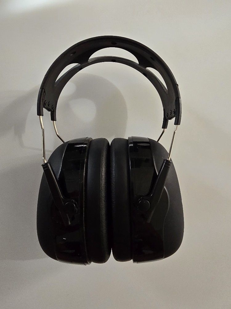 High noise canceling earmuffs.