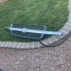 Oem Chevy Silverado Grille 03-06