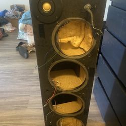 Speaker Box And 2 Yamaha Speakers 