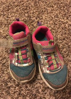 Girl sketchers