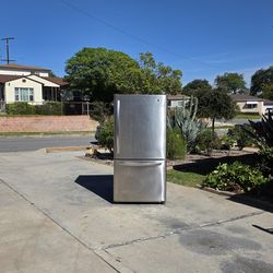 22cubic foot l g refrigerator