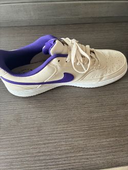 Nike Low-Top Sneaker Cream and Purple