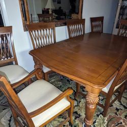 Beautiful Dining Room Table And 8 Chairs