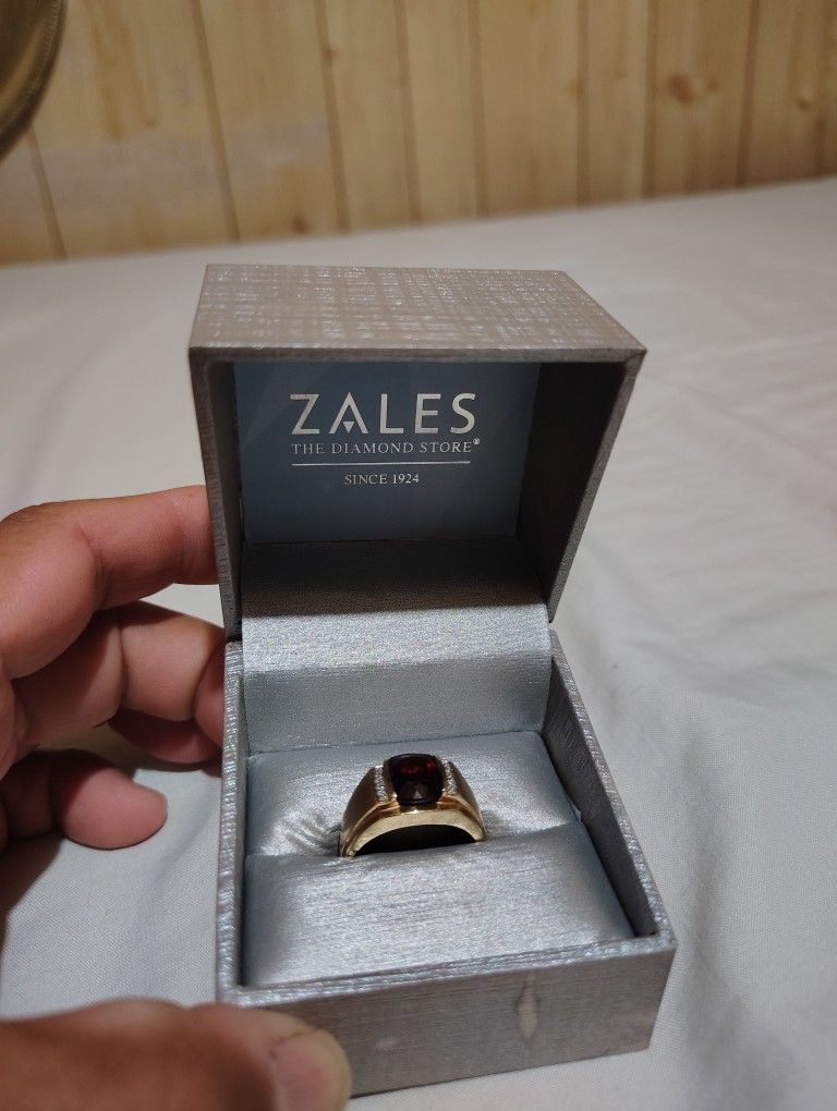 PLA LOOK AT ALL PICS,10K RING SIZE 10 - I BOUGHT FROM A GUY ON CR,