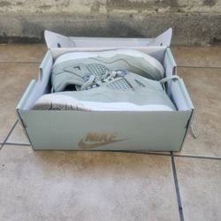 Nike Jordan 4 Retro Size 3 For $80.00