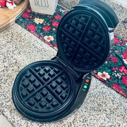 OSTER Belgian Waffle Maker 3865, with Owner’s Manual & Recipes, Dark, Mid, Light Settings, Non-Stick