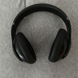 Beats Studio Pro
