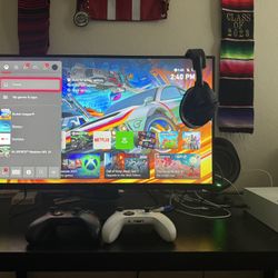 Xbox Series S W/ Accessories (monitor Not Included)