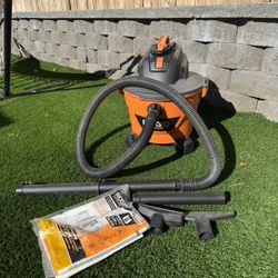 Rigid Shop Vac With Accessories 