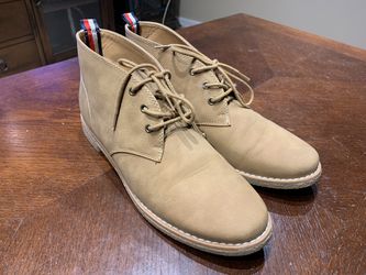 beha strand Er is behoefte aan Tommy Hilfiger Chukka Boots - Beige Light Brown - Size 10M - TW Benay - SS  for Sale in New Haven, CT - OfferUp