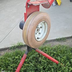 Softball Pitching machine