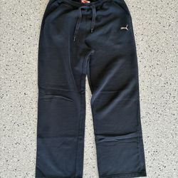 “PUMA” Sport Lifestyle Black Sweatpants. Size Medium. Pre Owned. Good Condition