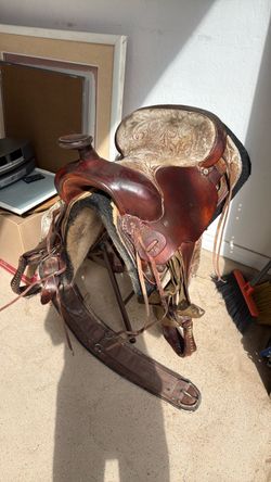 Western saddle and pad