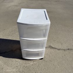 storage with drawers 