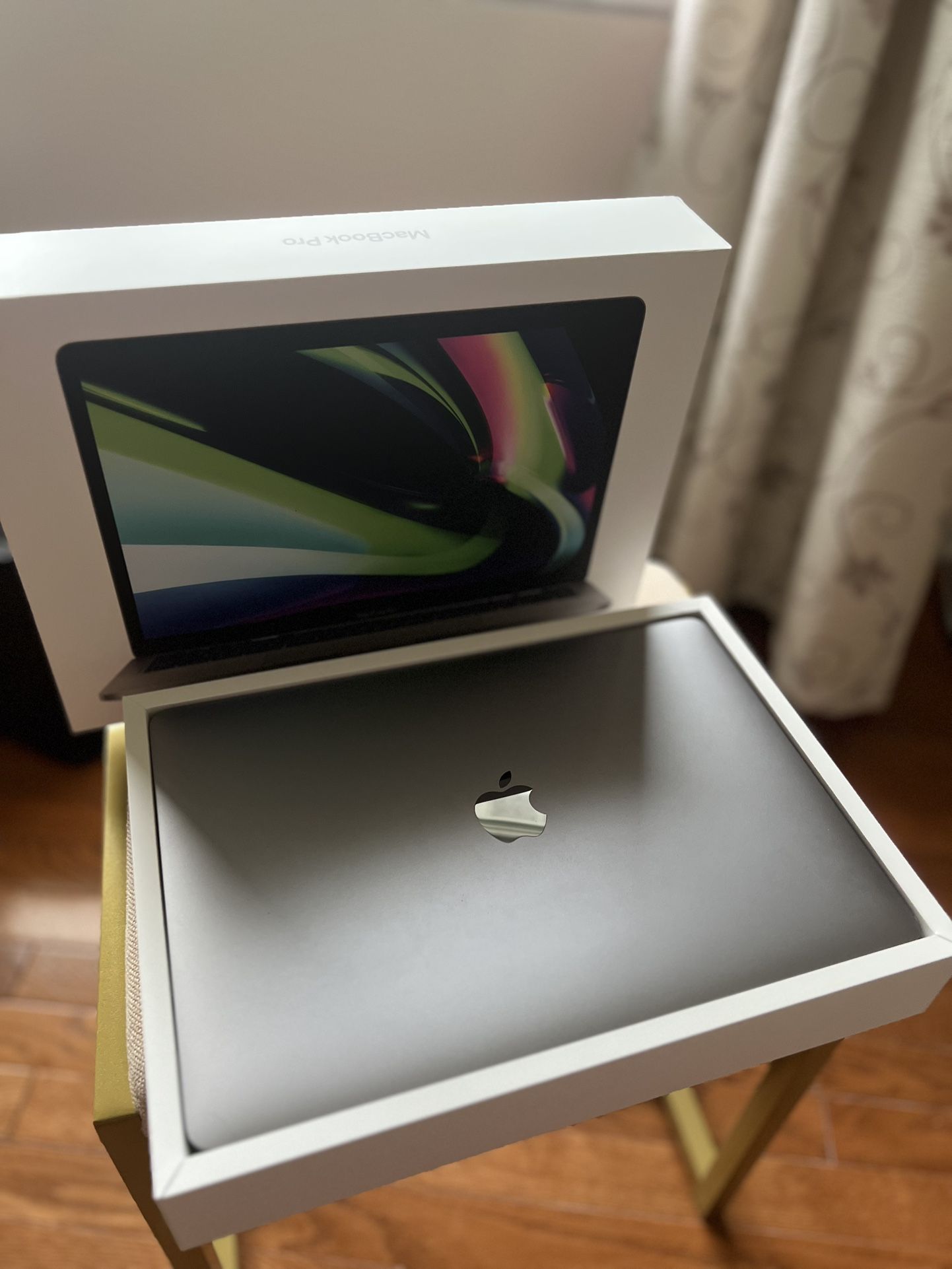 MacBook Pro 13 M1 with Touchbar