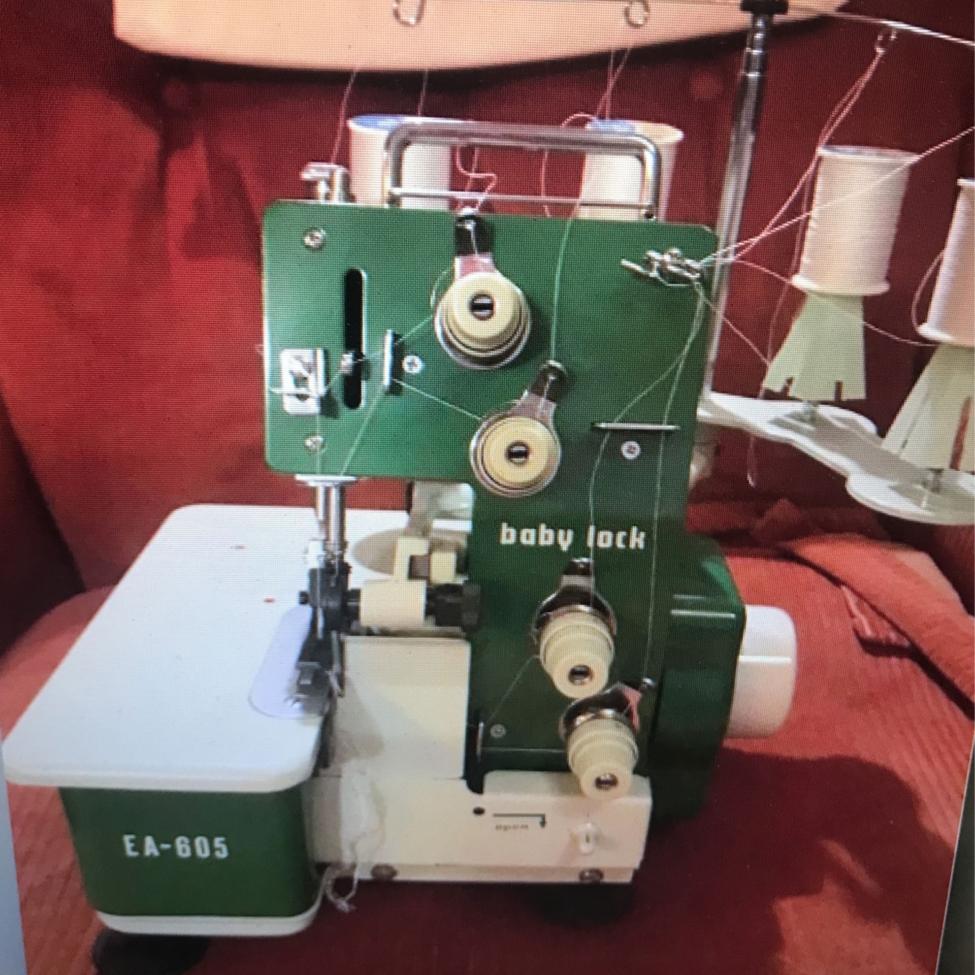 Baby Lock EA-605 Serger Overlock Machine for Sale in Ross, OH 