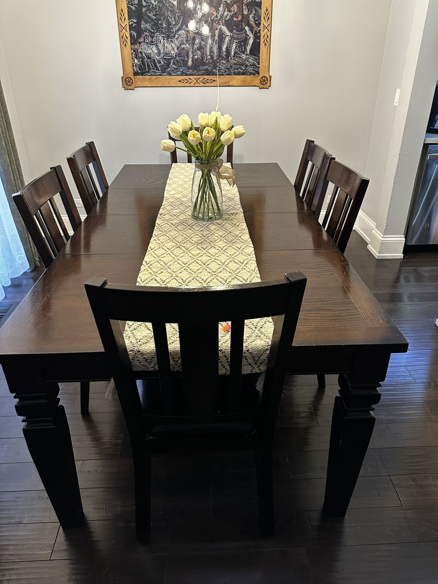 Dinning Table And Chairs 