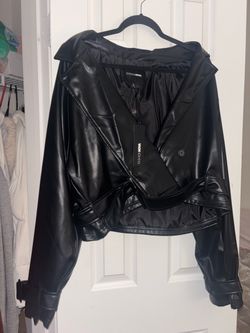 NWT Fashion Nova Black Cropped Faux Leather Trench Jacket – Size XL