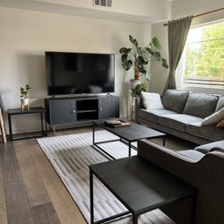 Ashley Yarlow 3-Piece Contemporary Coffee & End Table Set