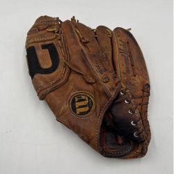 Vintage Wilson Baseball 11” Glove The A2004 Professional Model Right Hand Throw