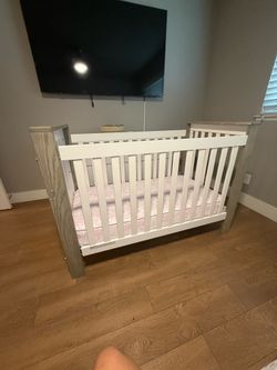 Crib w/ mattress