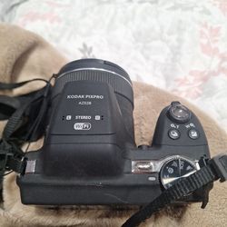Kodak PIXPRO AZ528 16MP Astro Zoom Digital Camera 52x Optical Zoom Wifi