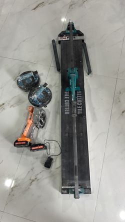Tile Tools Use for only 1 job . Kit para instalacion de piso