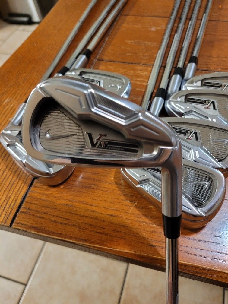 EXCELLENT CONDITION! NIKE VRS FORGED GOLF CLUB IRON SET