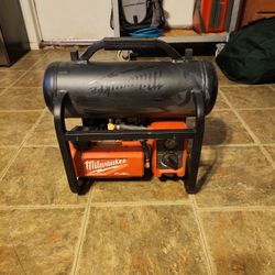 Milwaukee Battery Compressor 