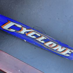 Easton Cyclone- 33" Fastpitch Blue Softball Bat