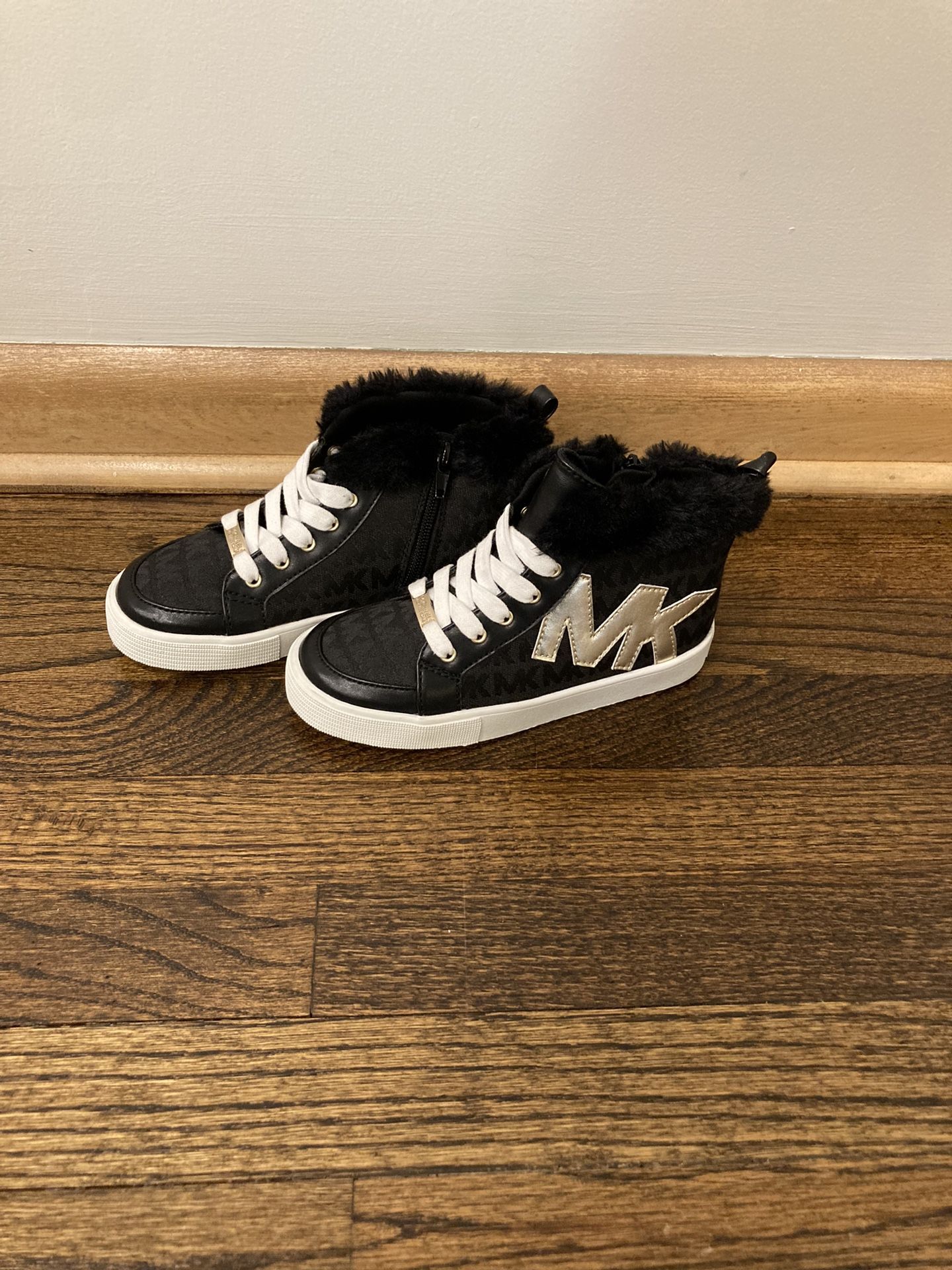 Michael Kors Kids Cali Wildcat Sneakers Black/ Gold/ White Size 13 For Kids