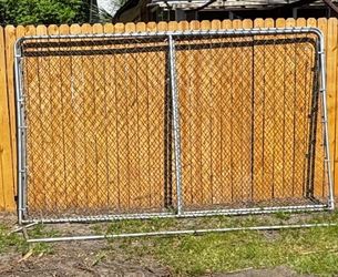 (4) 10’ x 6’ Chainlink Fence Panels, Aluminum, (1) Passthrough Door