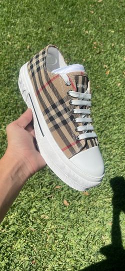 Burberry shoes size 8 women’s
