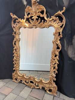 Mid-Century Italian Rococo Hand-Carved Gilt-Wood Looking Glass Mirror