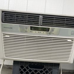 Frigidaire Window AC Unit – 6,000 BTU Energy Star – Blows Cold