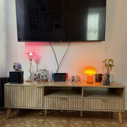 58 in TV with Wall Mount Free TV Stand