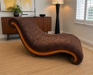 Elegant Double Chaise Lounge – Designer Style – Excellent Condition