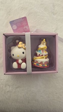 Hello Kitty Salt Shaker Set 