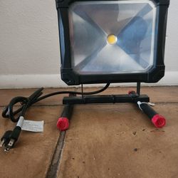 NEW HUSKY 5000LM LED PORTABLE WORK LIGHT 
