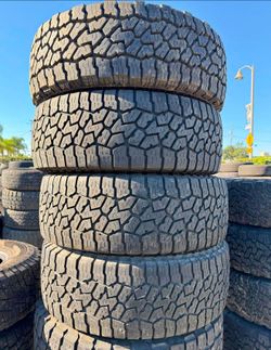 275/70/18 Falken vendo un set de llantas usadas excelente condiciones de vida las 4 ✅🤩I am selling a set of used tires, all 4 in excellent living con