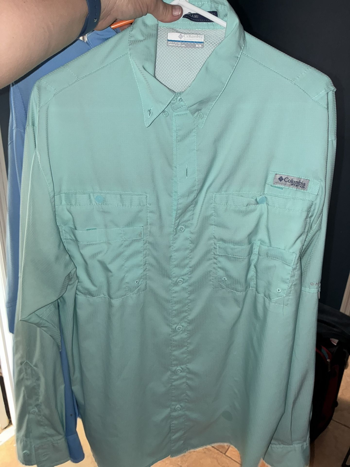 Men’s Columbia Button Down