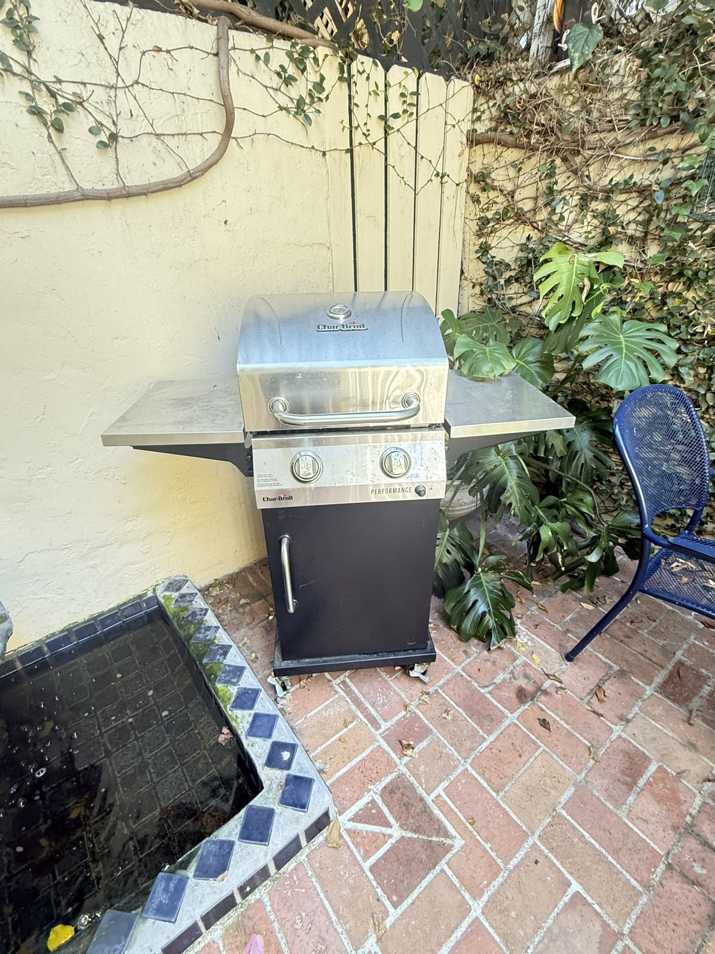 BBQ Grill - MUST SELL ASAP