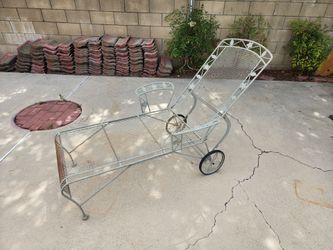 Patio recliner iron rolling chair