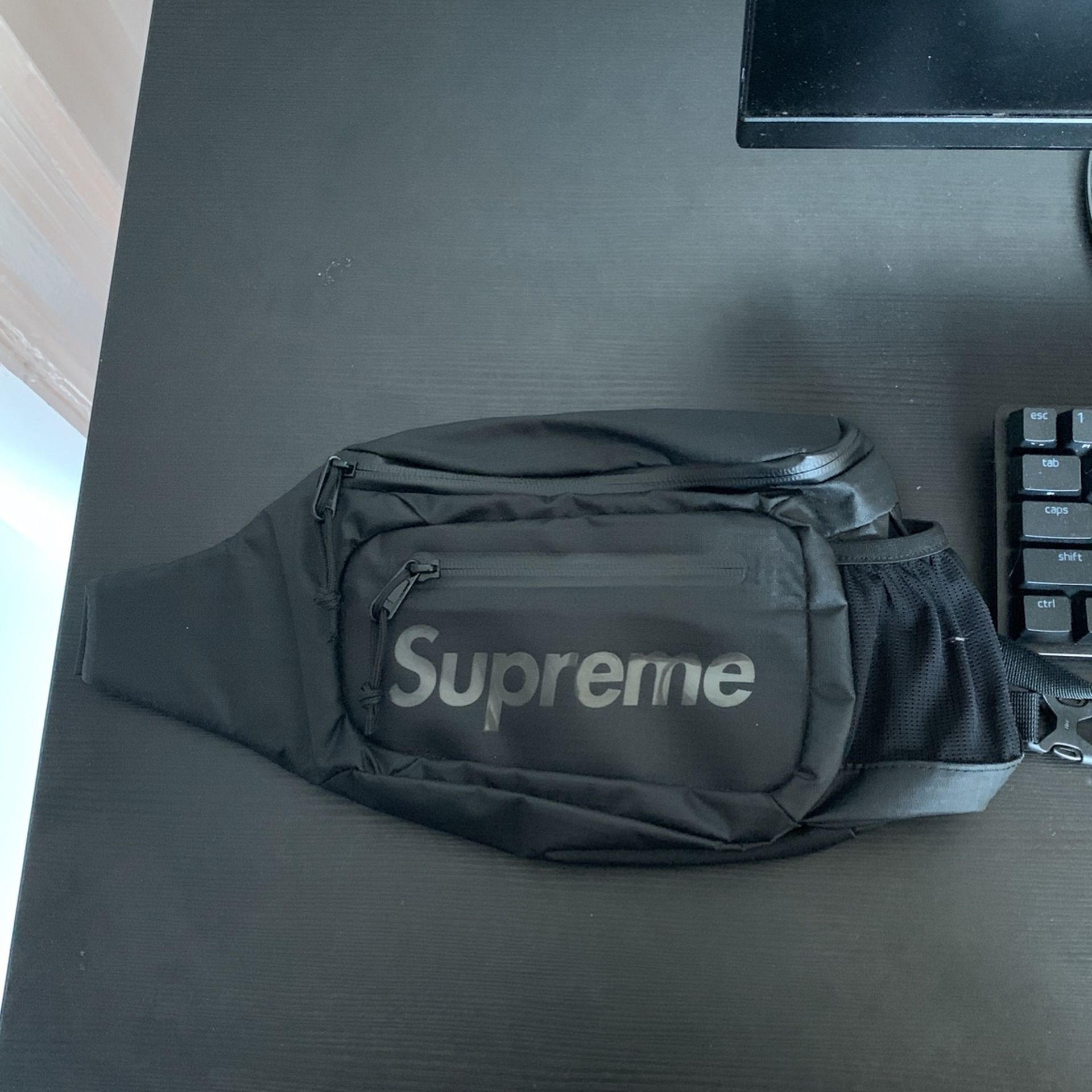 Supreme Sling Bag (SS21) Black