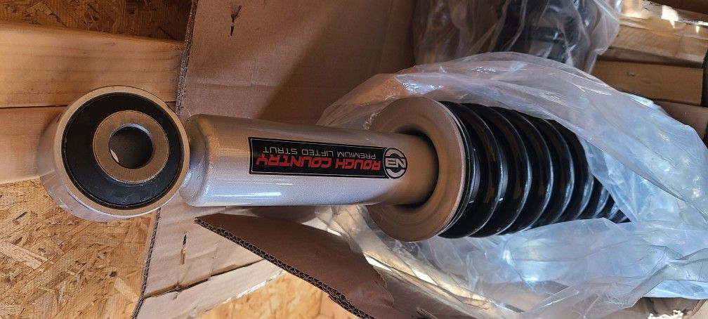 2013 F150 LEVELING STRUTS