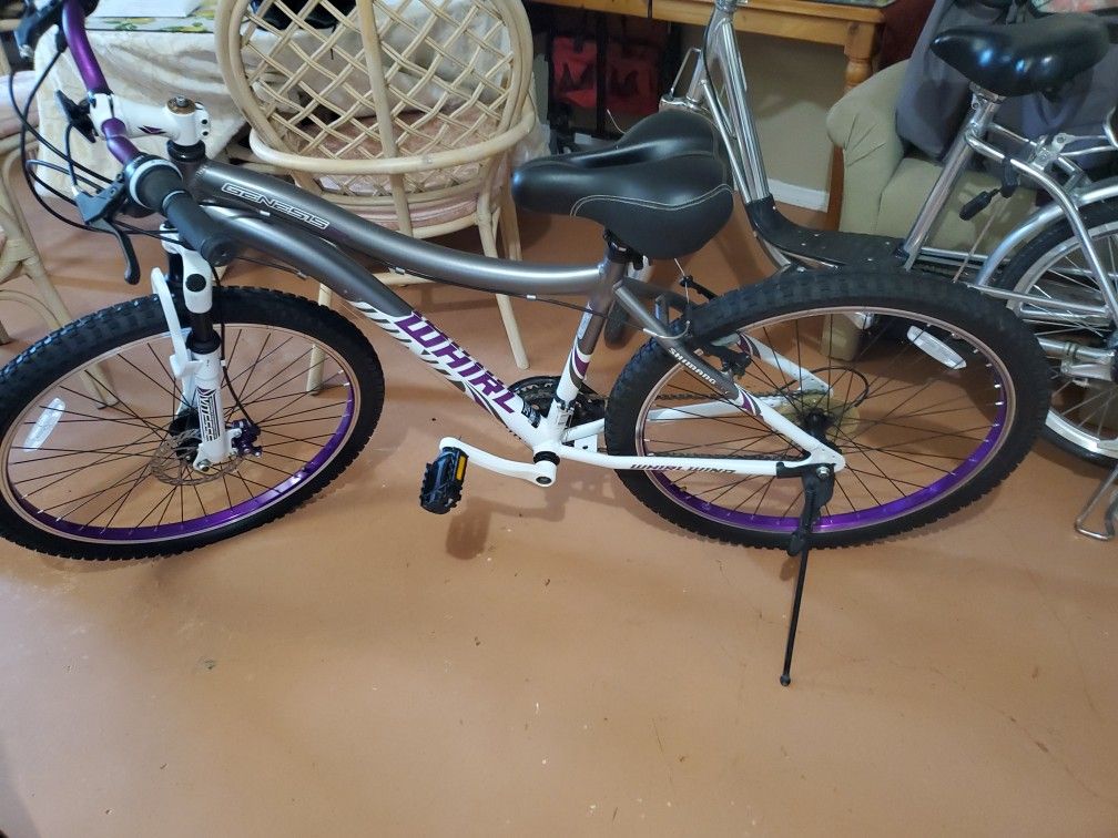 Wheel 26 Ladies Genesis Whirlwind Genesis 26'' Whirlwind Women's